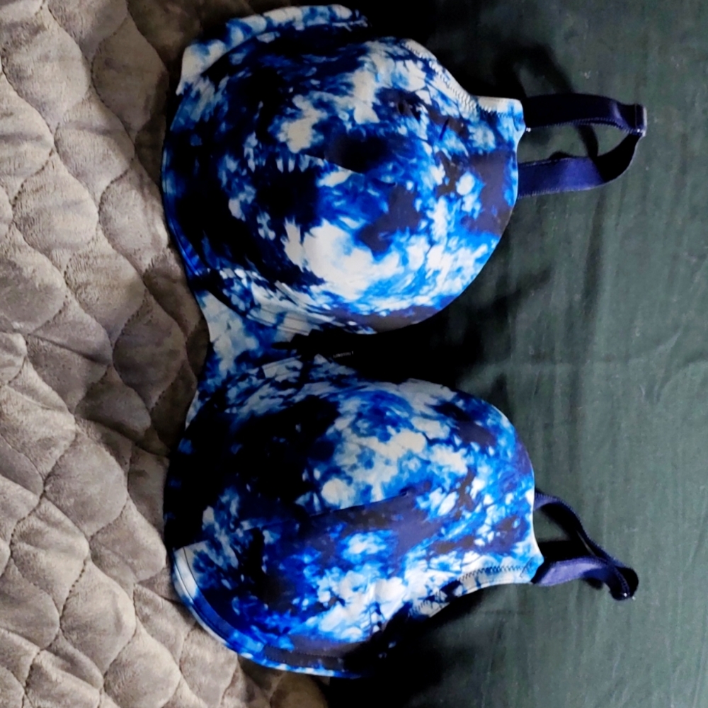 40DDD Torrid Blue tie dye 360° back smoothing t-shirt bra